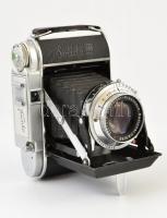 cca 1951 Franka Solida III 6x6-os fényképezőgép, Schneider-Kreuznach Radionar 80mm f/2.9 objektívvel, működőképes, szép állapotban / Vintage German medium format folding camera, in good, working condition