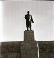 cca 1950 Sztálin szobor Budapesten, 4 db vintage negatív Tiszavölgyi József (1909-?) budapesti fotór...