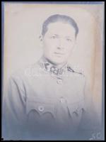 cca 1944 Katonák a kiskunfélegyházi Marika fotóműteremben, 13 db vintage negatív, portrék és teljes ...