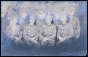 cca 1944 Katonák a kiskunfélegyházi Marika fotóműteremben, 13 db vintage negatív, portrék és teljes ...