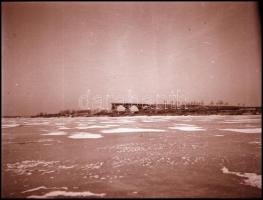 cca 1942 Thöresz Dezső (1902-1963) békéscsabai gyógyszerész és fotóművész szolgálatot teljesített eg...