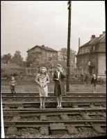 cca 1942 Thöresz Dezső (1902-1963) békéscsabai gyógyszerész és fotóművész szolgálatot teljesített eg...