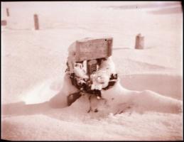 cca 1942 Thöresz Dezső (1902-1963) békéscsabai gyógyszerész és fotóművész szolgálatot teljesített eg...