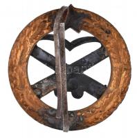 ~1950. "Kiváló Légvédelmi Tüzér" fém kitüntetés (40mm) T:2 / 
Hungary ~1950. "Excell...