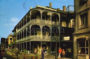 New Orleans 1835.-ben épült balkonos épülete C