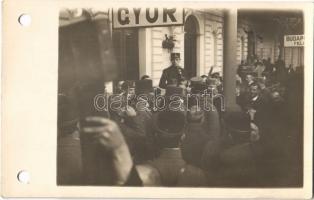 1921 Győr, IV. Károly magyar király és Zita királyné második visszatérési kísérlete, tisztek és urak bemutatása IV. Károlynak. photo (lyukasztott / punched holes)