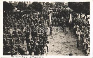 1938 Ipolyság, Sahy; bevonulás, katonai zenekar / entry of the Hungarian troops, military music band (Rb)