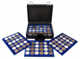 192db-os emlékérem gyűjtemény, nagyrészt MÉE kibocsátások, benne 52db Ag és Br emlékérem pár, továbbá 9db Ag emlékérem és 14db piefort Br emlékérem. 8 éremtartó tálcán, fekete bőröndben T:1,1- / Hungary 192pcs of commemorative coins, mainly MÉE issues, including 52 pairs of Ag and Br medallion, 9pcs of Ag medallions and 14pcs of Br piefort issues, on eight trays in black case C:UNC,AU