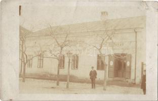 1909 Nagykáta, gyógyszertár. photo (r)