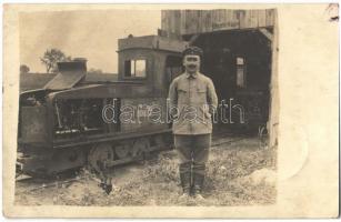 1918 Feba.12. Montania Lokomotiv. Benzol-Schuppen / WWI German military narrow gauge steam powered industrial railway, locomotive with soldier. photo + Deutsche Feldpost (EB)