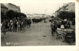 1940 Szászrégen, Reghin; bevonulás, lovaskatonák, Skoda Diesel teherautó, lovasszekér / entry of the Hungarian troops, truck, horse cart, cavalry. photo + &quot;1940 Szászrégen visszatért&quot; So. Stpl