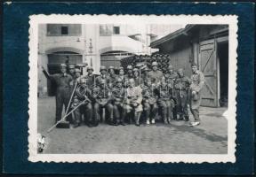 Sáska István karpaszományos szakaszvezető igazolványa, m. kir. 101/2. honvéd gépészeti vegyiharc szá...