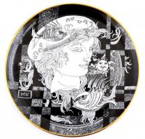 Hollóházi Szász Endre által tervezett mintával díszített porcelán tál, jelzett, kis kopásnyomokkal, d: 24,5 cm