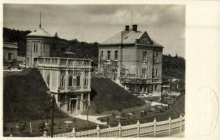 Budapest XII. Lóránt út és Óra köz sarkán található villák. Pedagógiai Filmgyár photo