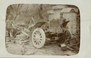 Első világháborús osztrák-magyar katonák autóronccsal / WWI K.u.K. (Austro-Hungarian) military, soldiers with car wreck. photo