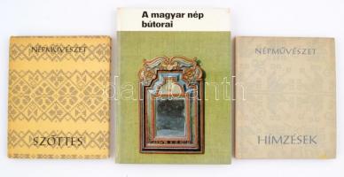3 db népművészeti könyv: Népművészet: hímzések (1963); Népművészet: szőttes (1962); K. Csilléry Klára: A magyar nép bútorai (1972). Kartonált papírkötésben, jó állapotban.