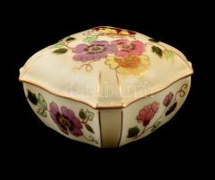 Zsolnay pillangómintás porcelán dobozka, kézzel festett, jelzett, máz alatti repedésekkel, 8×8×4 cm