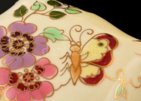 Zsolnay pillangómintás porcelán dobozka, kézzel festett, jelzett, máz alatti repedésekkel, 8×8×4 cm