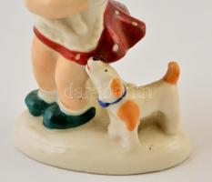 Kislány a cicával és kutyussal, kézzel festett, jelzett, kopásnyomokkal, m: 9,5 cm
