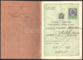 1923 Magyar Királyság által kiadott fényképes útlevél, egyéb okmányokkal / Hungarian passport