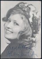 Dékány Sarolta (1948 -) magyar énekesnő aláírása az őt ábrázoló képen