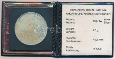 Fülöp Zoltán (1951-) 1978. "Koronázási jelvények" Ag emlékérem plasztiktokban tanúsítvánny...