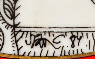 Hollóházi Szász Endre tervezte falitál, matricás, jelzett (Hollóháza Szász-Studió Limited), kopásnyo...