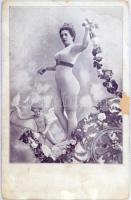 38 db RÉGI motívumlap albumban: főleg hölgyek, három db képeslap lara Ward, Chimay hercegnőről (Rigó Jancsi felesége) / 38 pre-1945 motive postcards in album: mostly ladies with 3 postcards of Clara Ward, Princesse de Caraman-Chimay (wife of Jancsi Rigó)