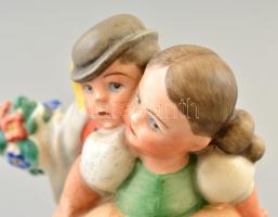 Zsolnay virágcsokros kisfiú és kislány, kézzel festett, jelzett, speciális mázzal (hibával?), m: 11 ...