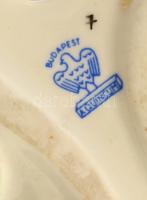 Aquincumi térdelő akt, kézzel festett, jelzett, apró kopásokkal, m: 22 cm