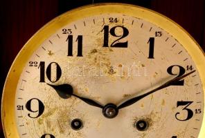 Angol, ingajáratos, felesütős falióra, fazettált üveges fa tokban, kulccsal, működő, jó állapotban 5...