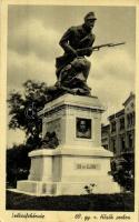 Székesfehérvár - 2 db régi városképes lap: 69. gyalogezred hősök szobra, 69-es laktanya / 2 pre-1945 town-view postcards