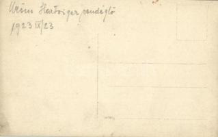 1923 Üröm, Hartwiger Rezső vendéglője, étterem, kert vendégekkel, szódásszifonok az asztalon. photo ...