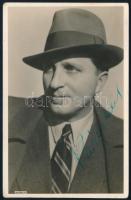 Páger Antal (1899-1986) Kossuth-díjas színész aláírása egy fotólapon, Angelo (1894-1974) által készített portréval, 14x9 cm