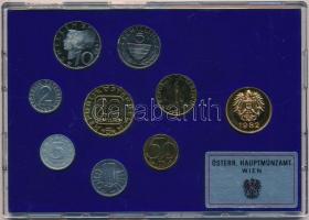 Ausztria 1982. 2gr-20Sch (8xklf) + Hauptmünzamt emlékérem, forgalmi sor műanyag tokban T:PP Austria 1982. 2 Groschen - 20 Schilling (8xdiff) + Hauptmünzamt commemorative coin, coin set in plastic case C:PP