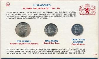Luxemburg 1962. 5 Fr + 1963. 25c + 1965. 1Fr forgalmi érmék karton tokban T:1-,2- Luxembourg 1962. 5 Francs + 1963. 25 Centimes + 1965. 1 Francs in cardboard case C:AU,VF