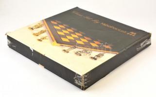 Manopoulos exkluzív görög-római harcos figurás sakk készlet eredeti dobozában, alig használt állapot...