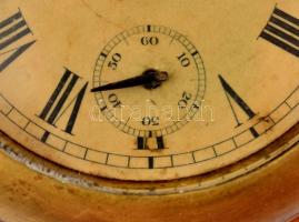 Triumph másodperc mutatós zsebóra, fém tokban, foltos számlap, működik