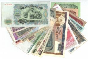 Vegyes 22db-os külföldi papírpénz tétel, közte horvát, lengyel, bolgár bankjegyek is T:III,III-