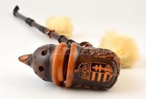 Magyar címeres cseréppipa szárral. Fej méret 14 cm