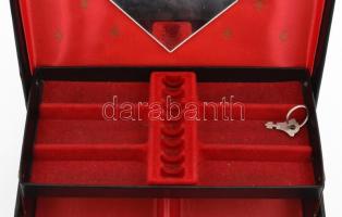 Ékszeres doboz (kulccsal), műbőr, jó állapotban, 25×17×9 cm