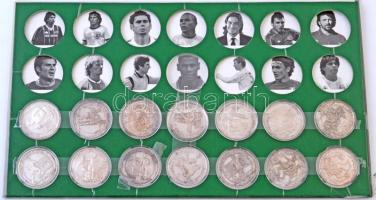 Uganda 2006. 2000Sh Ag "A labdarúgás halhatatlanjainak csarnoka" 14db klf, éremtartó tálcá...