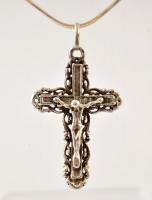 Ezüst(Ag) kígyó nyaklánc, korpuszos kereszt függővel, jelzett, h: 54,5 cm, 4×2,4 cm, nettó: 8,3 g