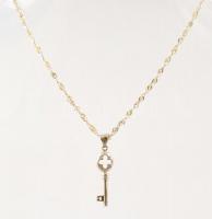 Ezüst(Ag) walles nyaklánc, köves kulcs függővel, jelzett, h: 45 cm, 3,3×0,7 cm, bruttó: 4,6 g