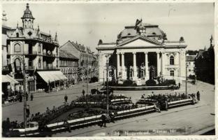 Nagyvárad, Oradea; Bémer tér, színház magyar zászlóval / square, theatre with Hungarian flag. photo