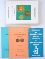 12db numizmatikai árverési katalógus, közte BÁV, Globe Galéria. Használt, de jó állapotban.