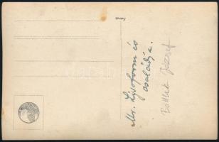 cca 1930 Bottlik József (1897-1984) híres art deco plakáttervező fotója, családja körében, fotólap, ...