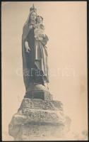 cca 1920 Szabadtéri Szűz Mária szobor, fotó, sarkán törésnyom, 24×15 cm