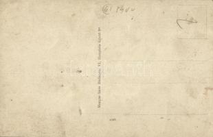 Osztrák-magyar (k.u.k.) vártüzér tőrrel és lófarokból készült csákódísszel. Magyar Imre felvétele / ...