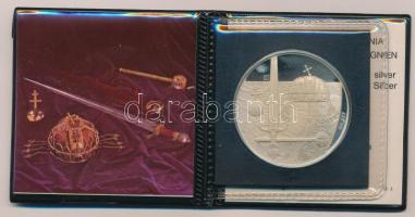 Fülöp Zoltán (1951-) 1978. "Budapest - Parlament / Királyi szent ereklyék" Ag emlékérem to...